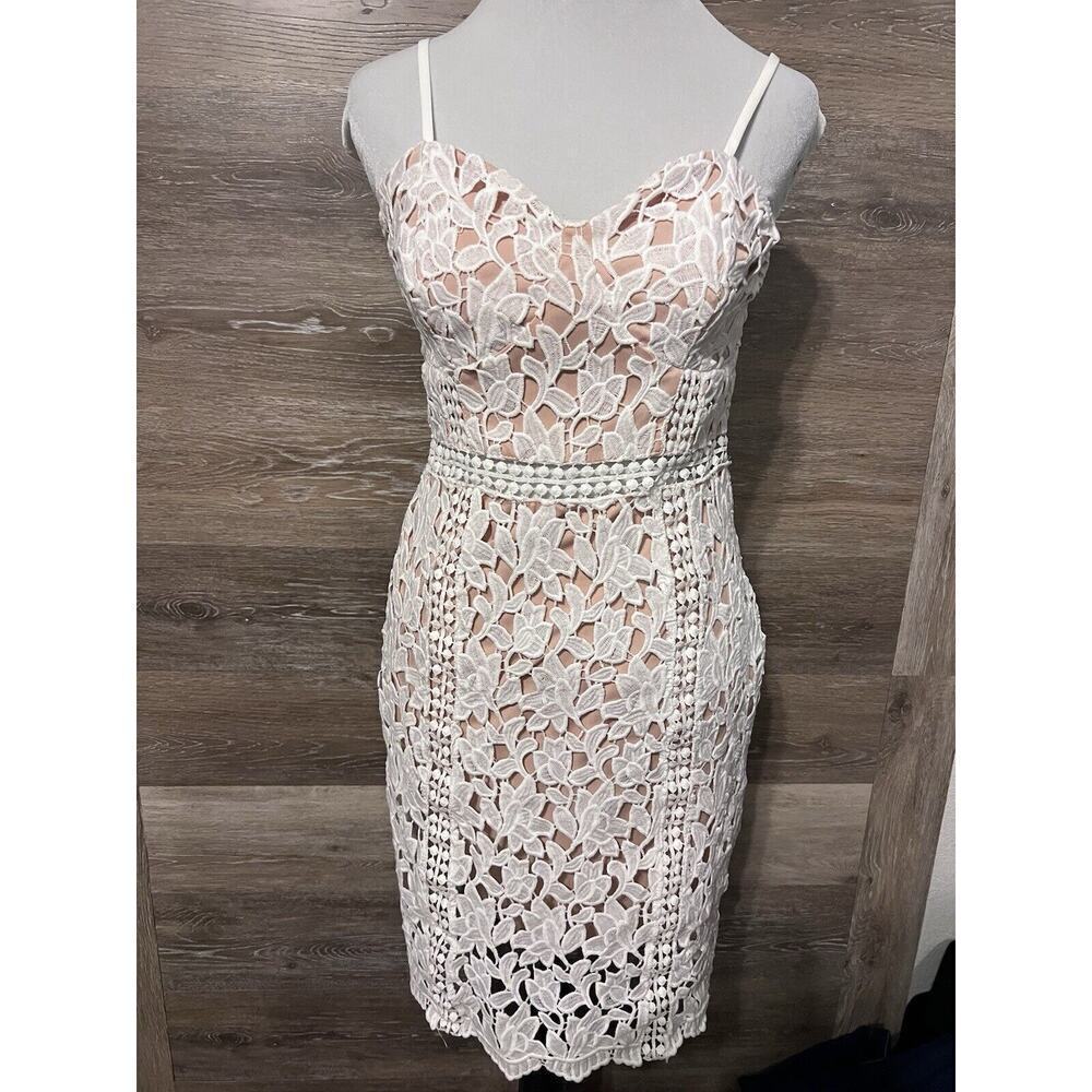 Lulu’s White Crochet Lace Dress Sz Small Hoco Prom Party Cocktail - Picture 10 of 11